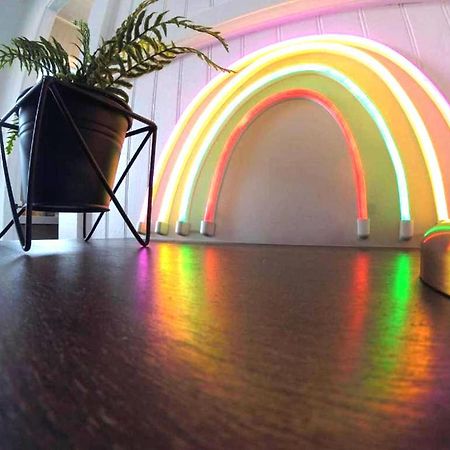 Somewhere Over The Rainbow Loft With Ac 힐로 외부 사진